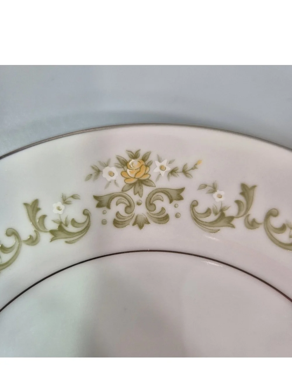 Towne House Set of 6 Fine China Regal Dessert Plates 6